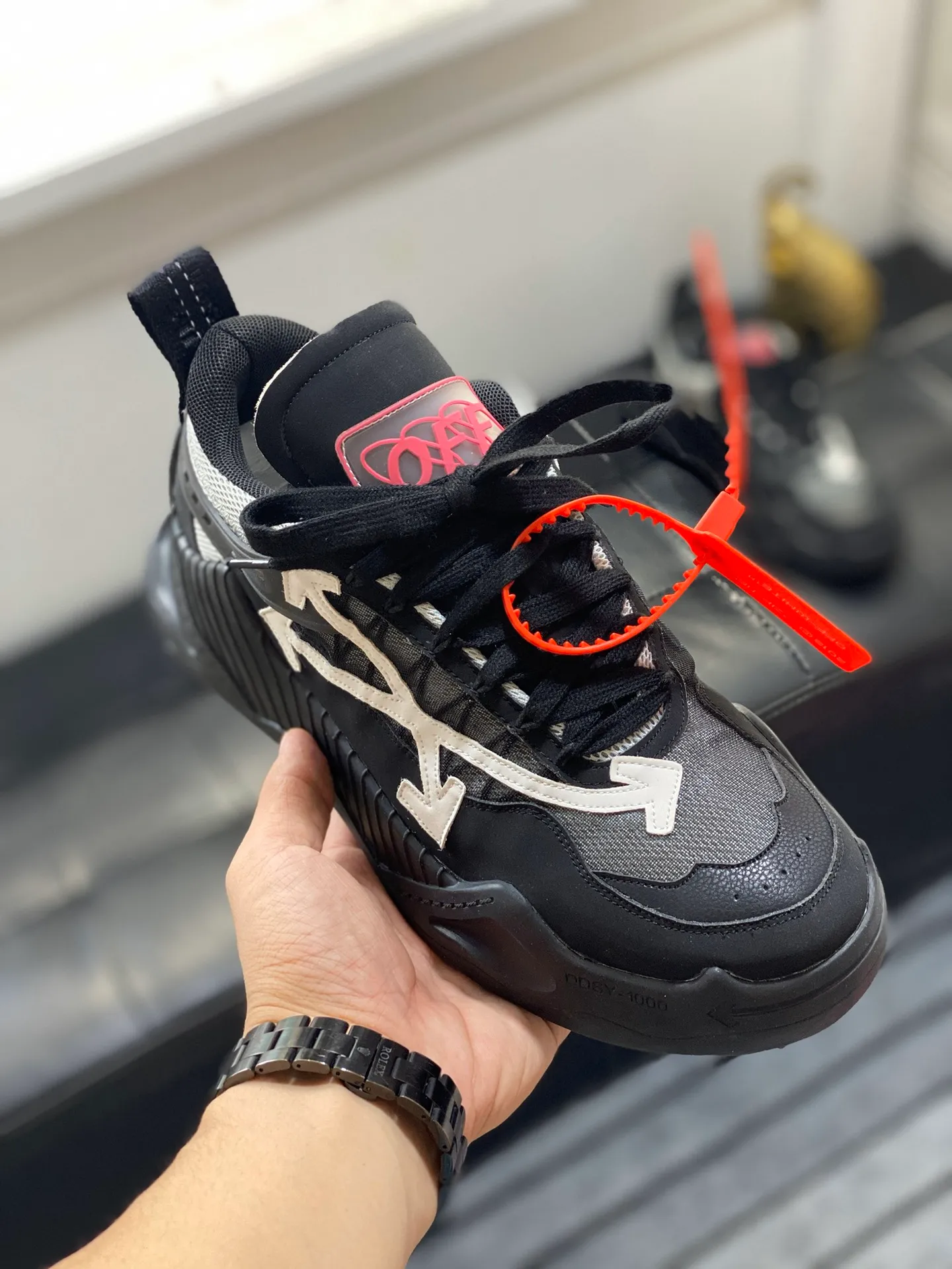 Men's Men's Shoes💰480🌼【New Style】High-end Boutique-🤷‍♂🤷‍♂OFF-WHITE x Air Jordan 】1 The joint shoe has been highly concerned by everyone since its design. The new shoe is shown in the popular Chicago bull white and yellow LOGO color scheme. The shoe body is made of cowhide, cow suede, and other materials. In addition to the X hidden on the inside of the leather, the oversized Swoosh, OFF-WHITE for Nike, Air Jordan 1 birth information and AIR are displayed on both sides of the shoe. The iconic details of OFF-WHITE can be seen on the sole and insole. You can choose a pair if you like the style. Code: 39-44 (45 can be customized